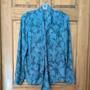 The Limited Women's Long Sleeve Blue Floral Bow Front Blouse. Size Medium